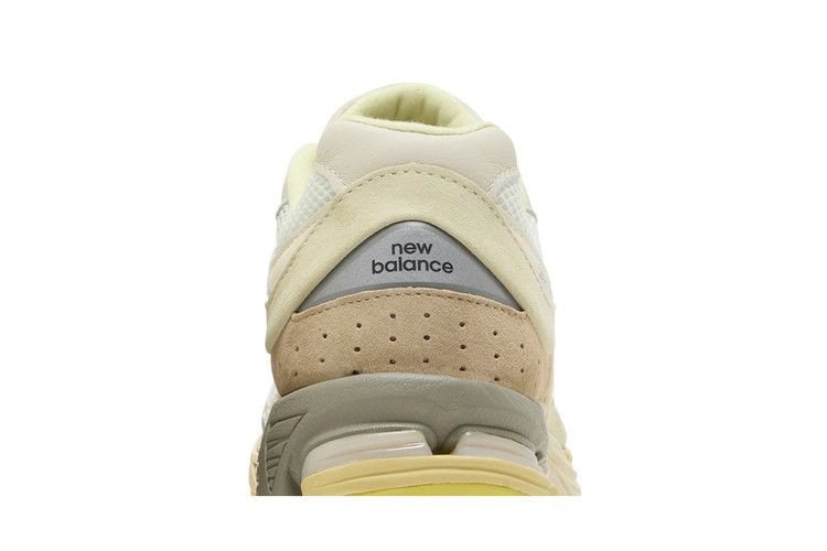 Кроссовки AURALEE x New Balance 2002R 'White'