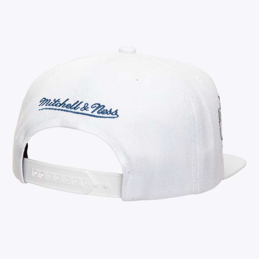 Бейсболка Mitchell & Ness White Chicago Bulls 1997 NBA Finals Champions Flipside OG Snapback Hat