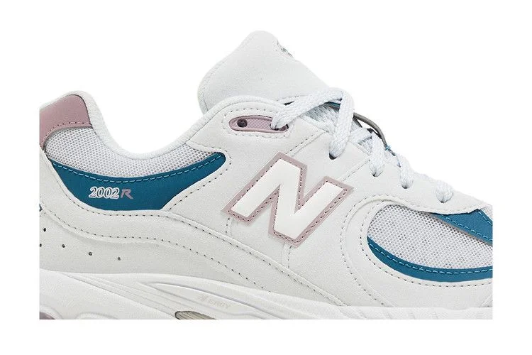Кроссовки New Balance 2002R Big Kid 'Quartz Grey Ice Wine'