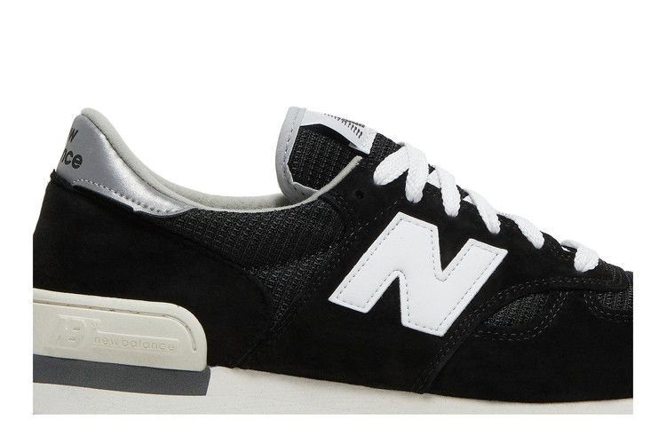 990v1-made-in-usa-black-white-m990bk1_01