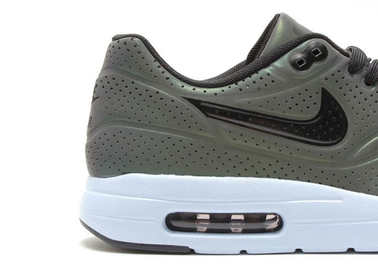 nike-air-max-1-ultra-moire-iridescent-777428-200_04