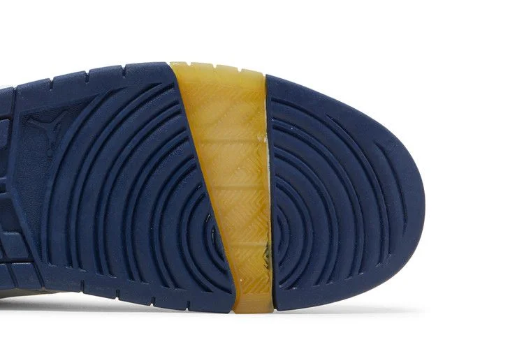 Krossovki-Air-Jordan-1-Nu-Retro-Low-White-Midnight-Navy-4