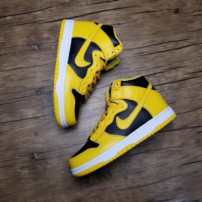 Nike-Dunk-High-SP-Iowa-Varsity-Maize-2020-9