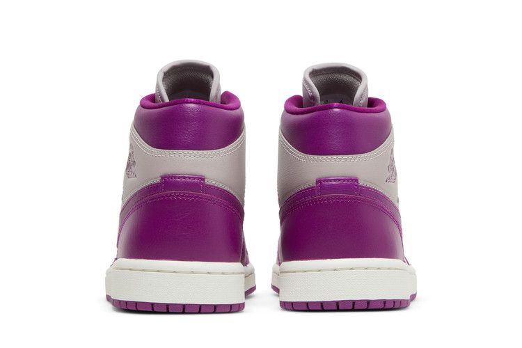 Кроссовки Wmns Air Jordan 1 Mid 'Magenta'