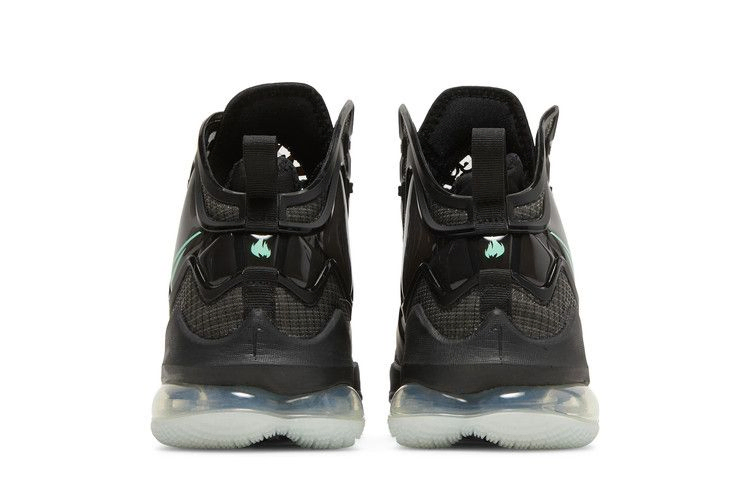 Кроссовки Nike LeBron 19 'Black Green Glow'
