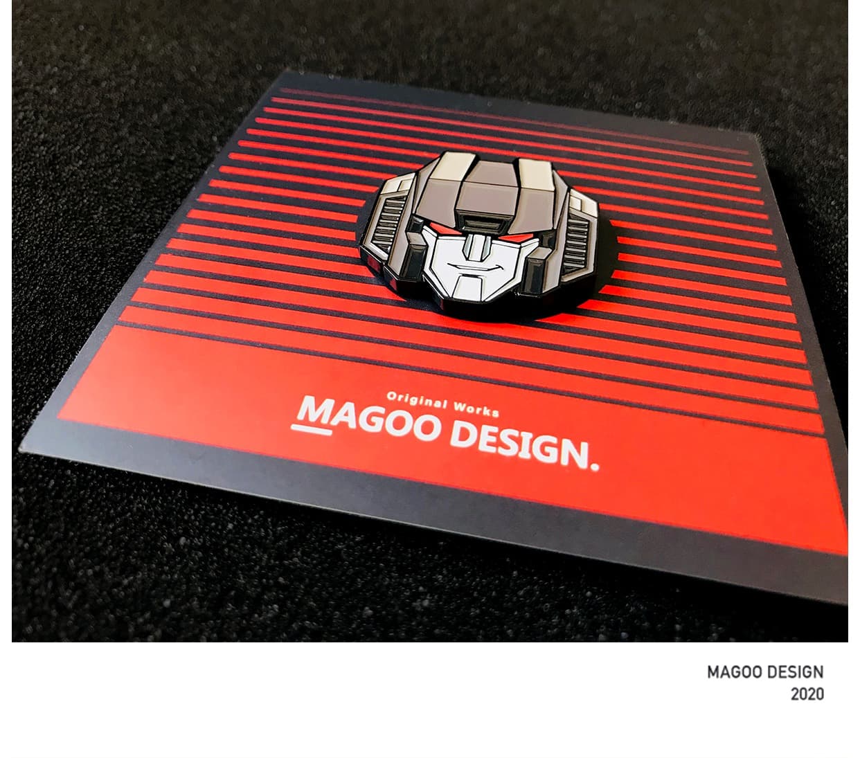 Значок Magoo Design Transformers Gray Pin