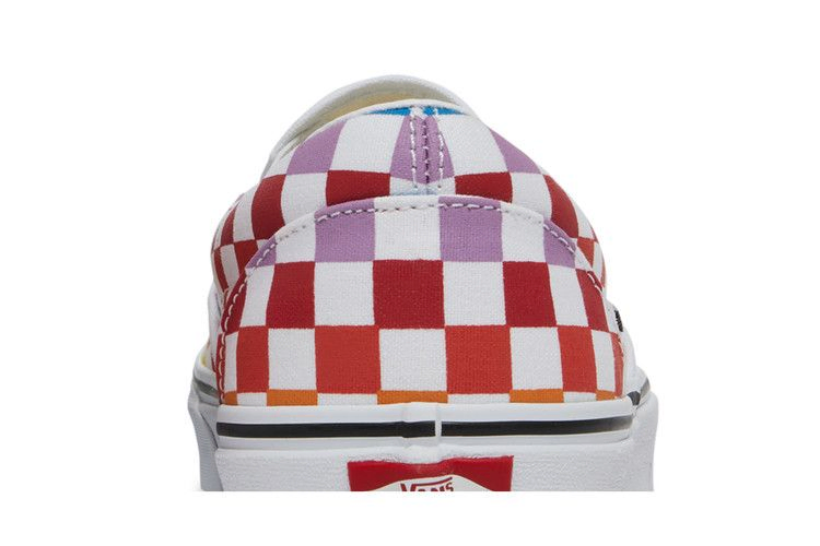 classic-slip-on-rainbow-checkerboard-vn0a3ut7u09_06