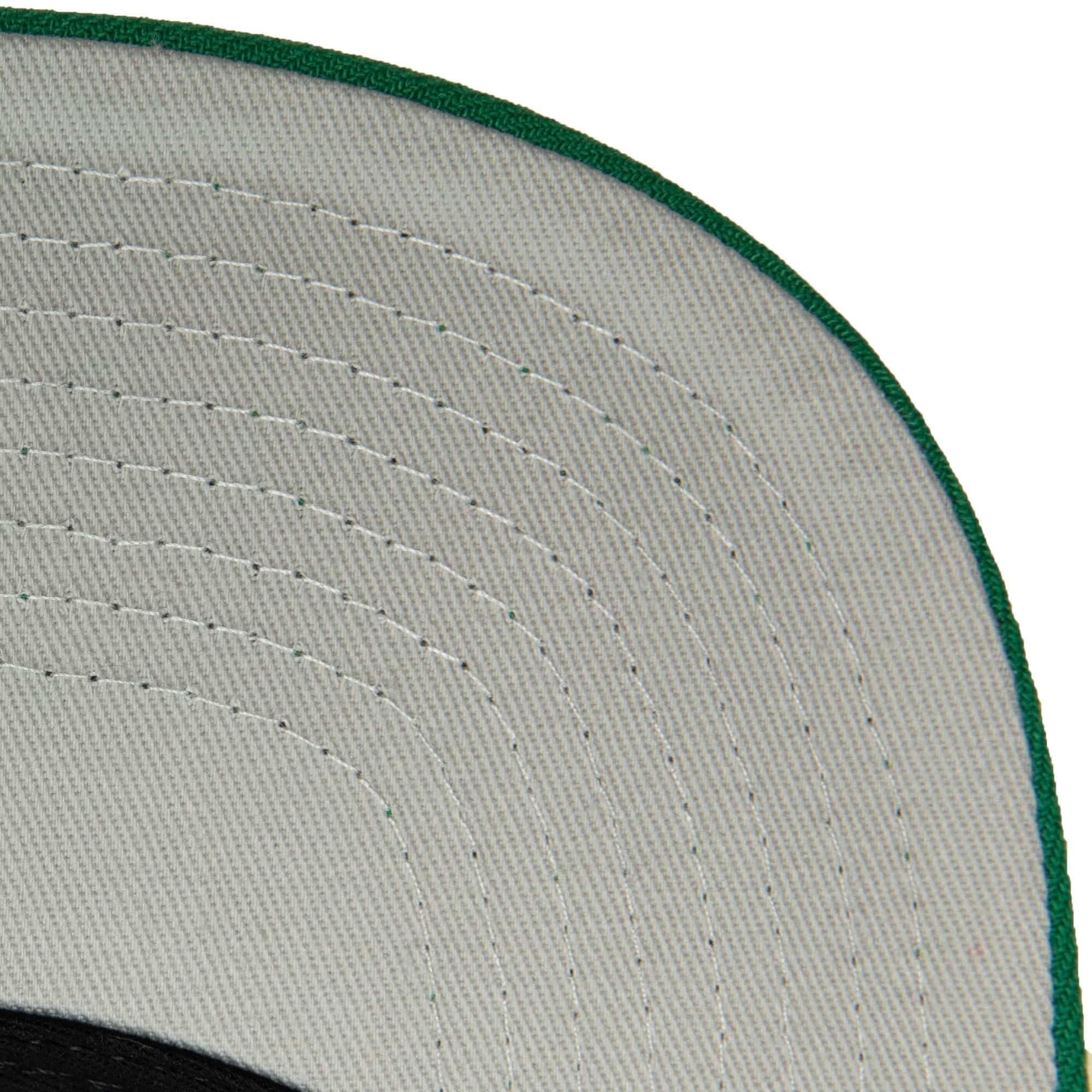 Mitchell-Ness-Christmas-Day-Snapback-NBA-Boston-Celtics-Hat-2