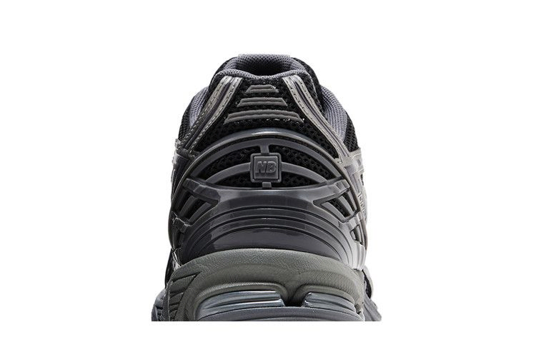 Кроссовки New Balance 1906R 'Black Silver'