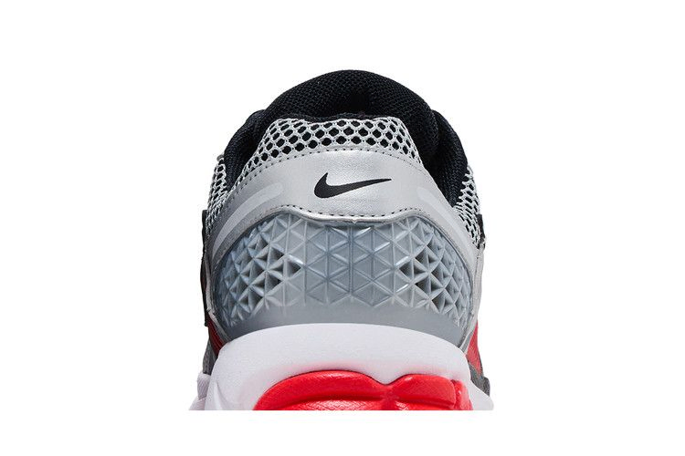 Кроссовки Nike Air Zoom Vomero 5 'Bright Crimson Metallic Silver'