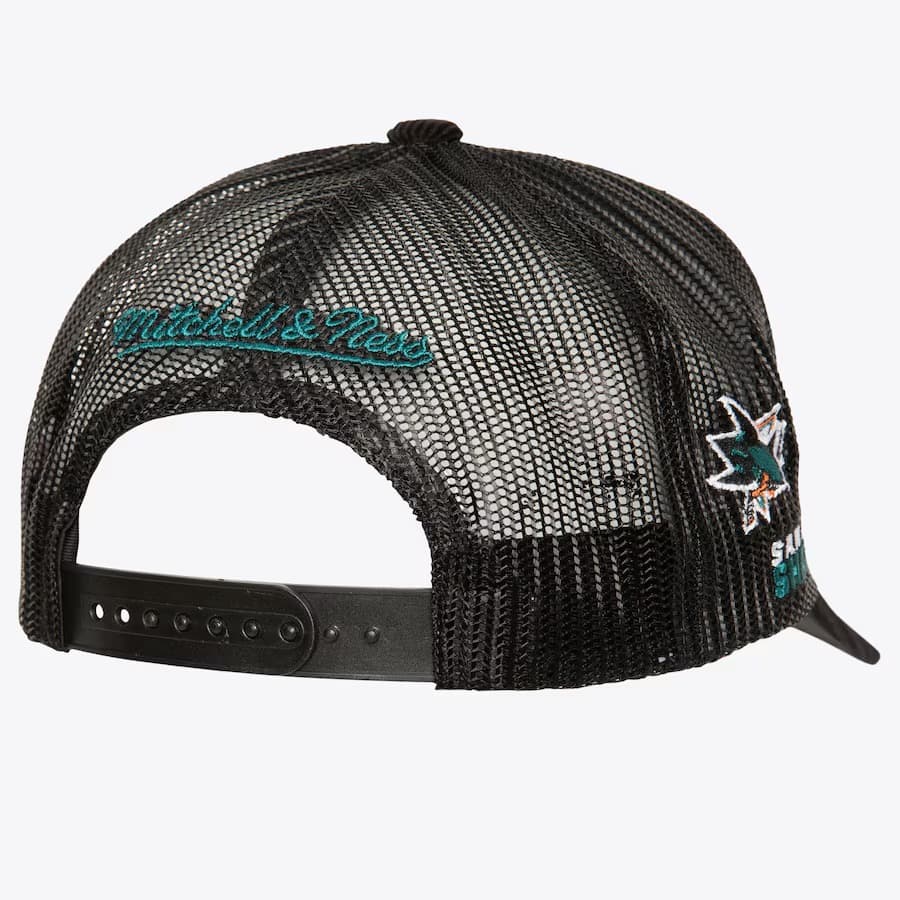 Бейсболка Mitchell & Ness Black San Jose Sharks Times Up Trucker Adjustable Hat