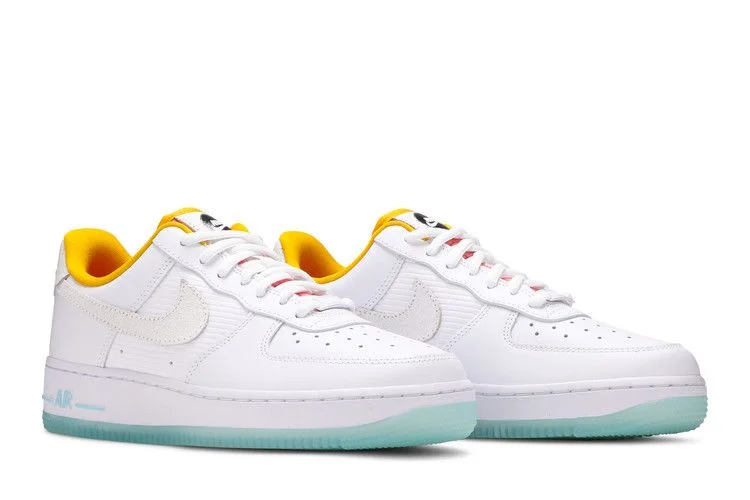 Krossovki-Nike-Wmns-Air-Force-1-07-Corner-Markets-7