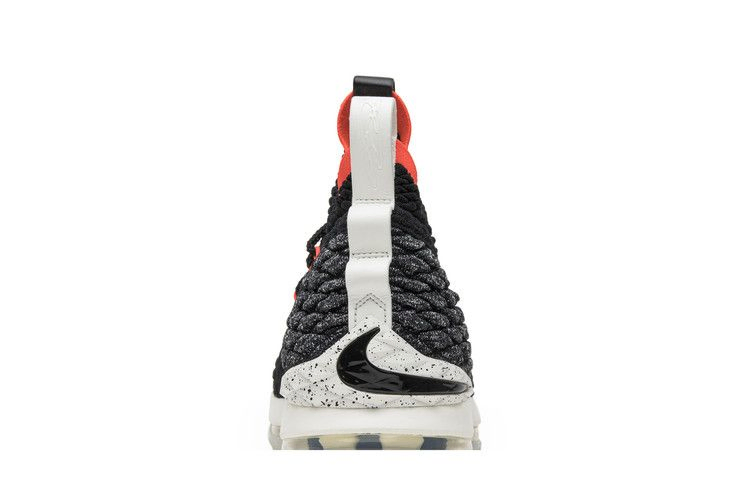 Кроссовки Nike LeBron 15 'Bright Crimson'