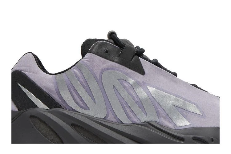 Кроссовки adidas Yeezy Boost 700 MNVN 'Geode'
