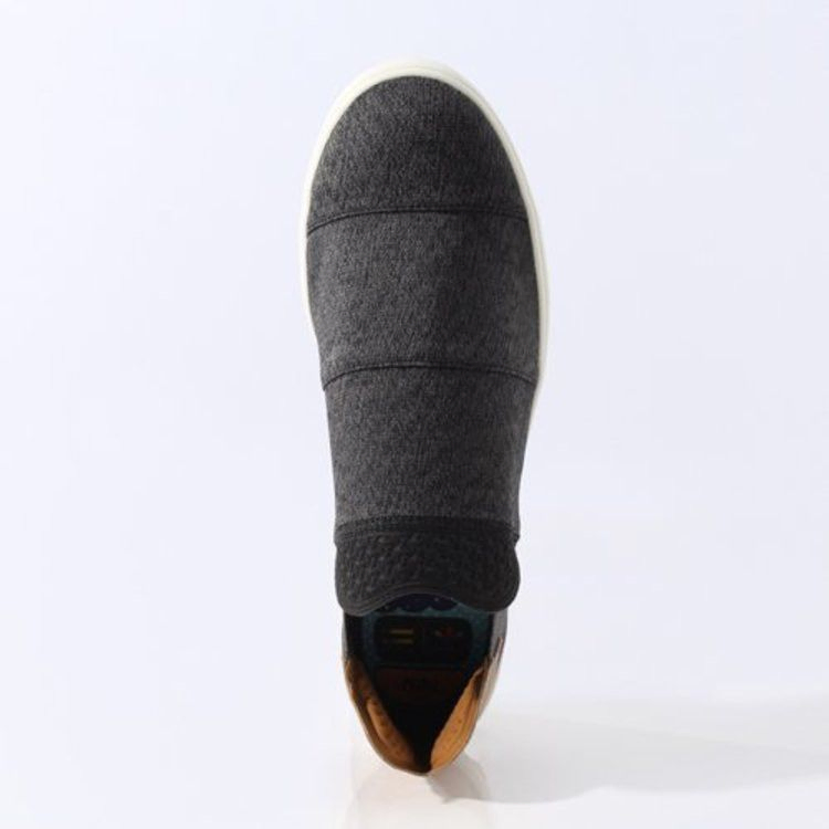 pharrell-williams-x-elastic-slip-on-core-black-aq5781_03