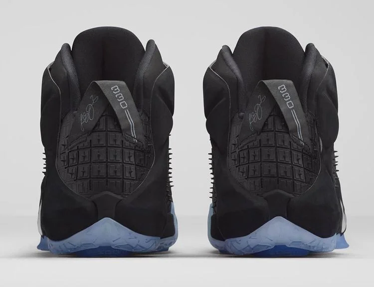 Krossovki-Nike-LeBron-12-EXT-Rubber-City-3