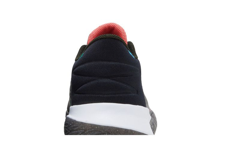 Кроссовки Nike Kyrie Flytrap 5 'Black Atomic Pink'