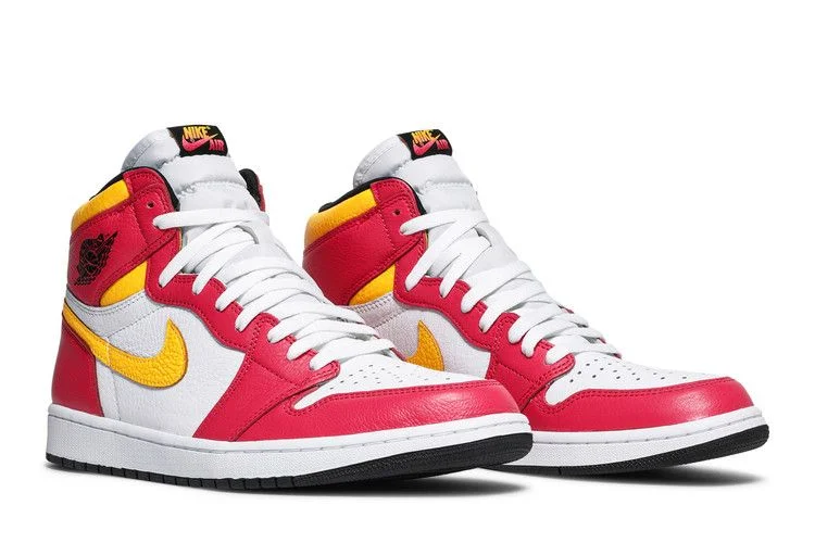 Krossovki-Air-Jordan-1-Retro-High-OG-Light-Fusion-Red-7