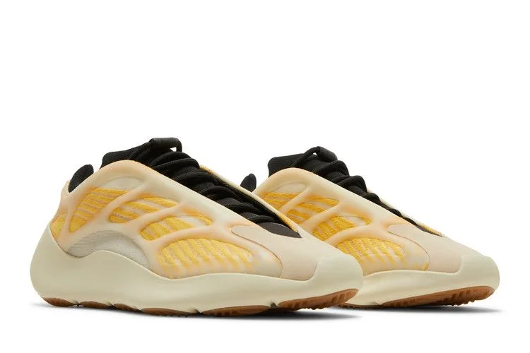 Krossovki-adidas-Yeezy-700-V3-Mono-Safflower-7