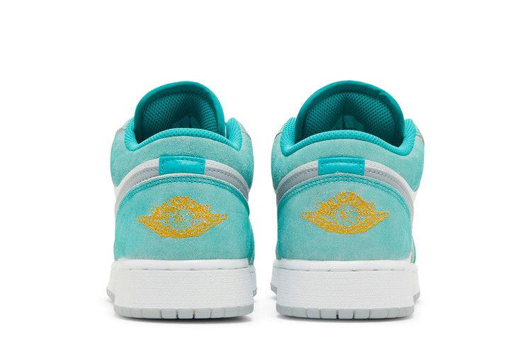 air-jordan-1-low-se-gs-new-emerald-do8244-301_05