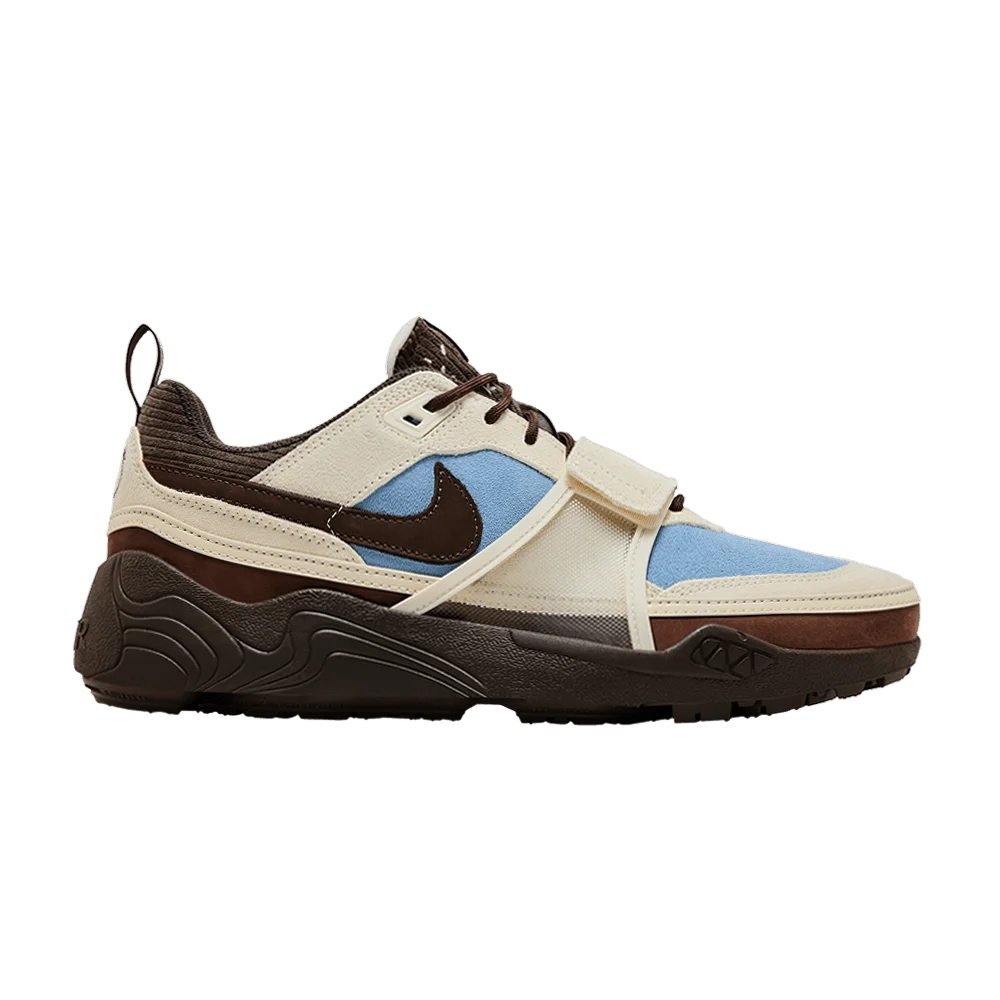 Krossovki-Travis-Scott-x-Nike-Zoom-Field-Jaxx-Leche-Blue