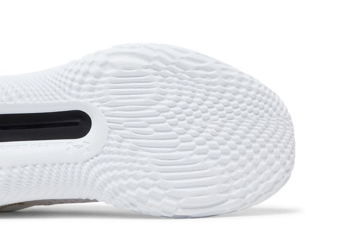 Кроссовки Under Armour Flow FUTR X 'White Metallic Gold'