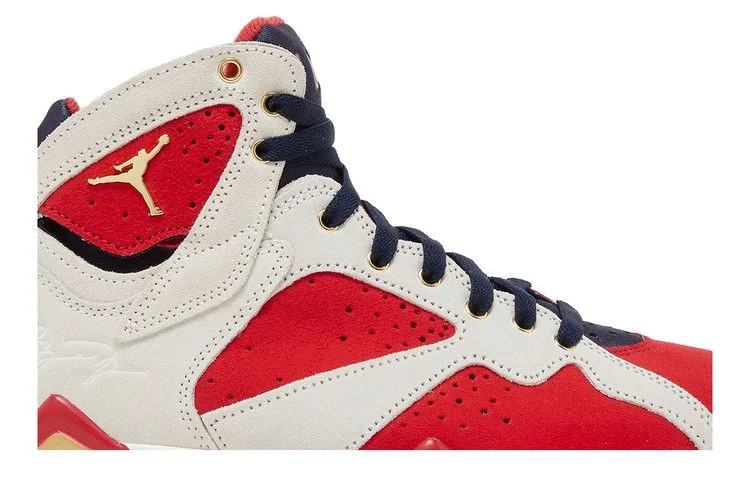 Krossovki-Trophy-Room-x-Air-Jordan-7-Retro-New-Sheriff-in-Town-1