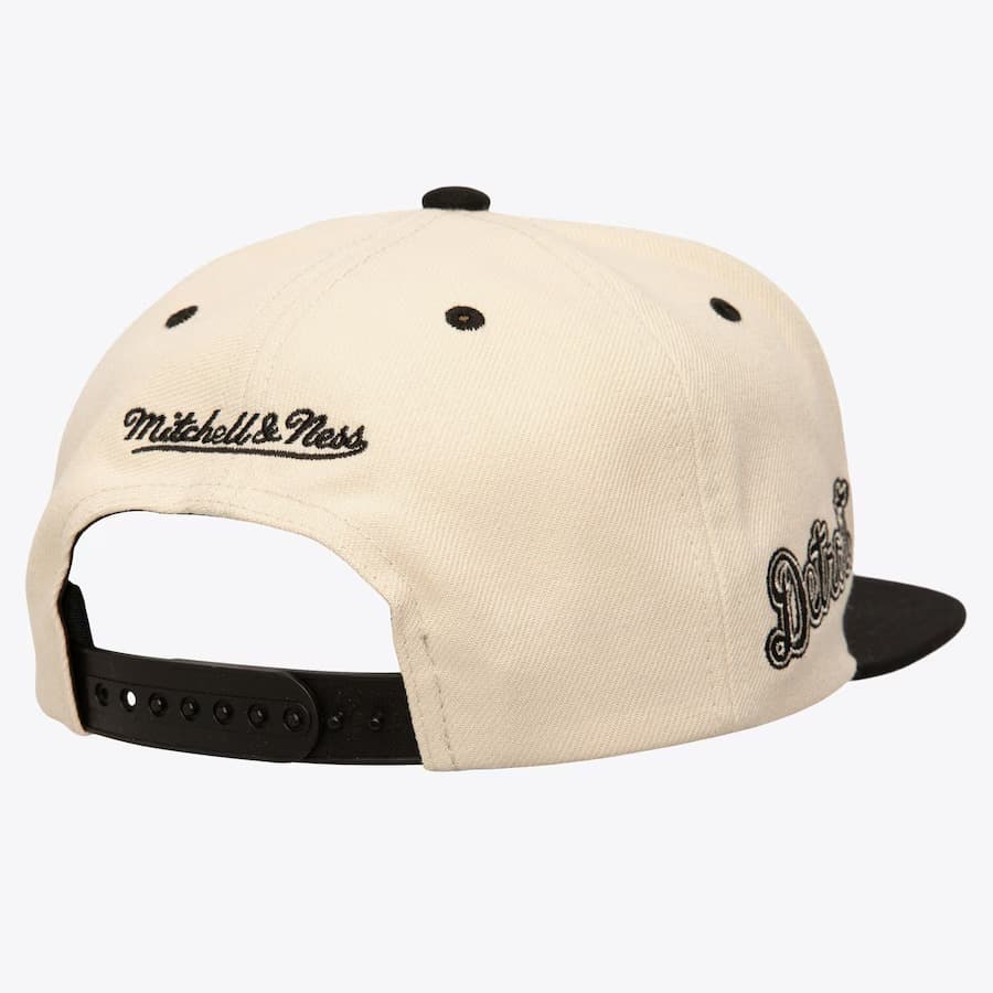 Mitchell-Ness-Cream-Black-Detroit-Tigers-Logo-Snapback-Hat-1