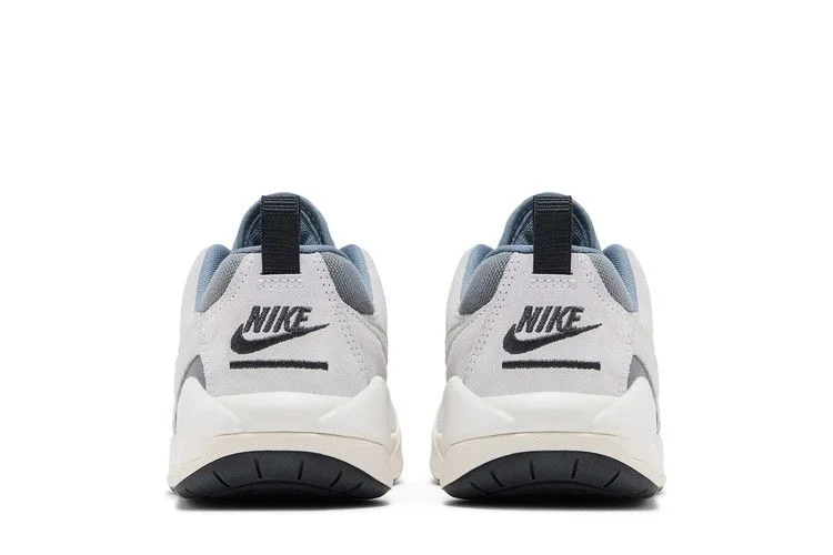 Krossovki-Air-Jordan-CMFT-Era-Cool-Grey-Iris-Whisper-Jade-Aura-5