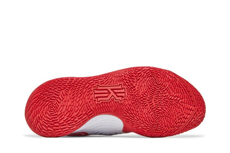 kyrie-low-3-tb-university-red-cw4147-603_03