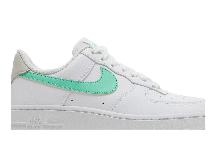 wmns-air-force-1-07-white-green-glow-315115-164_01