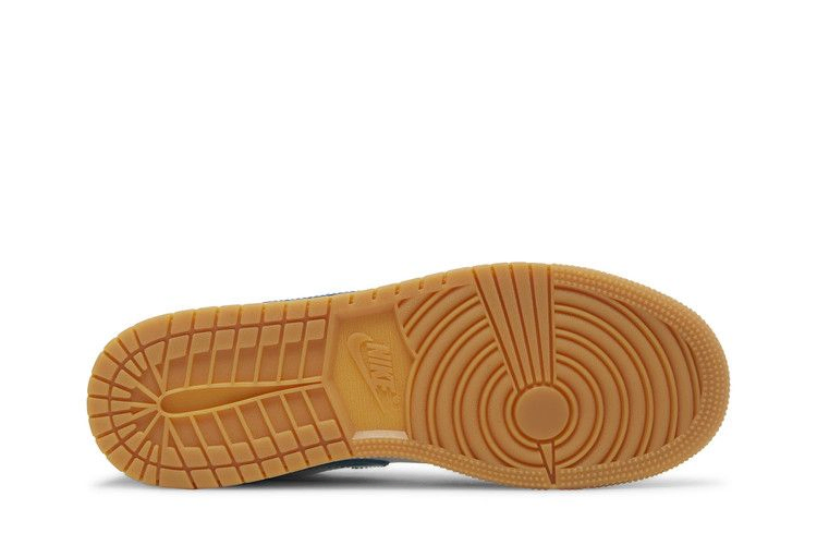 air-jordan-1-low-se-gs-barcelona-dm0589-400_03