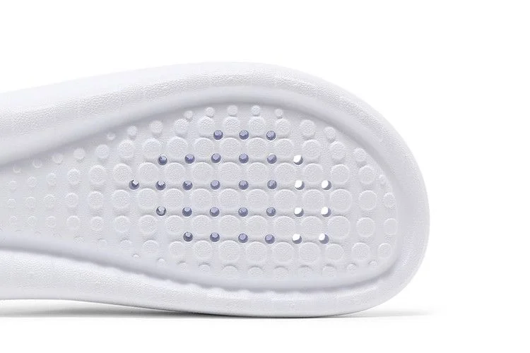 Nike-Victori-One-Slide-Polka-Swoosh-White-4