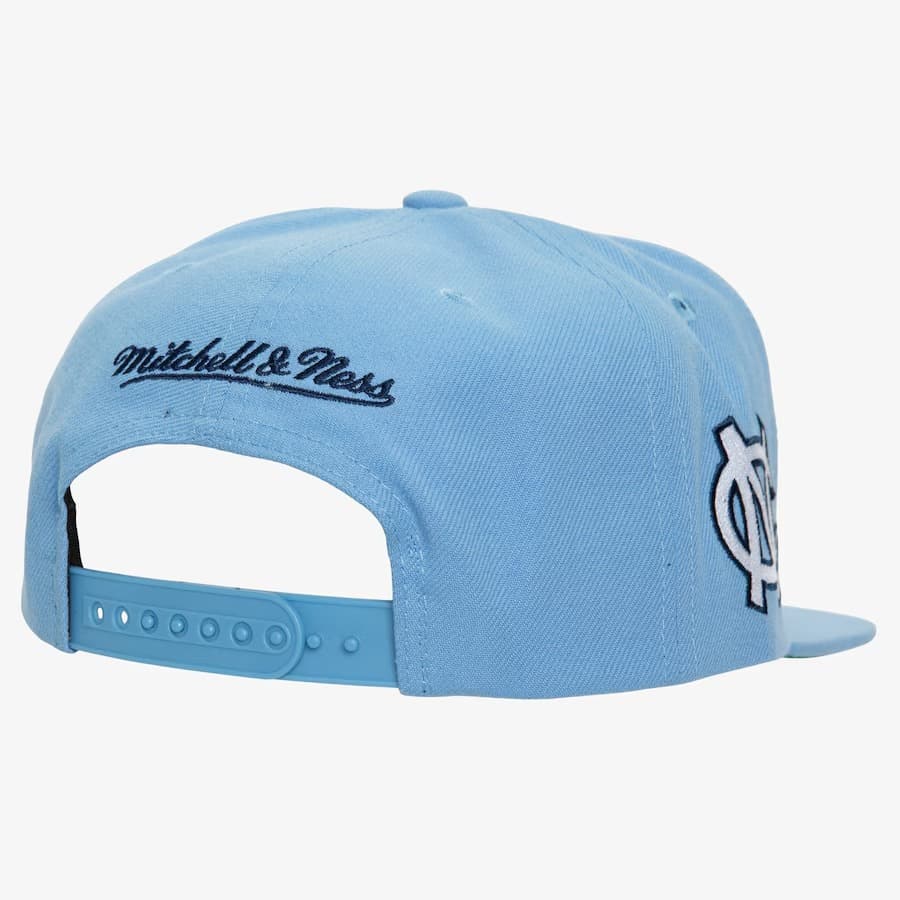 Бейсболка Mitchell & Ness Carolina Blue North Carolina Tar Heels Just Don Team Vault Snapback Hat