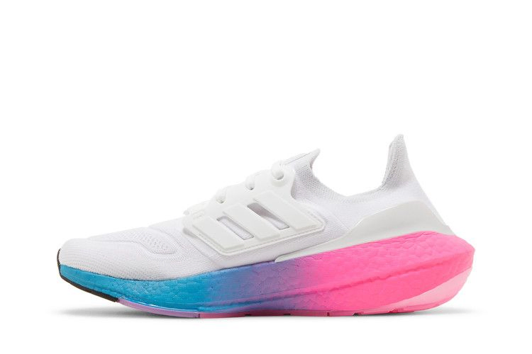 wmns-ultraboost-22-white-gradient-gv8830_02