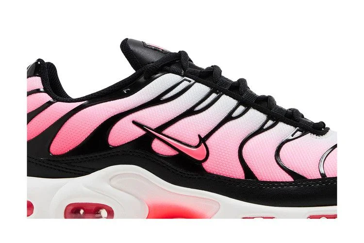 Krossovki-Nike-Wmns-Air-Max-Plus-Black-Hot-Punch-1
