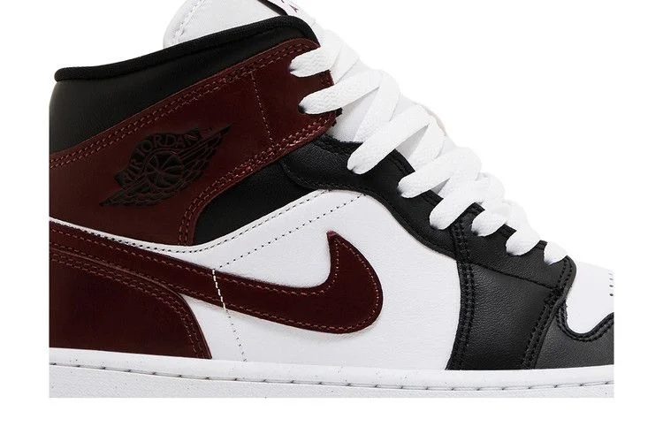 Кроссовки Air Jordan 1 Mid SE 'Dark Pony'