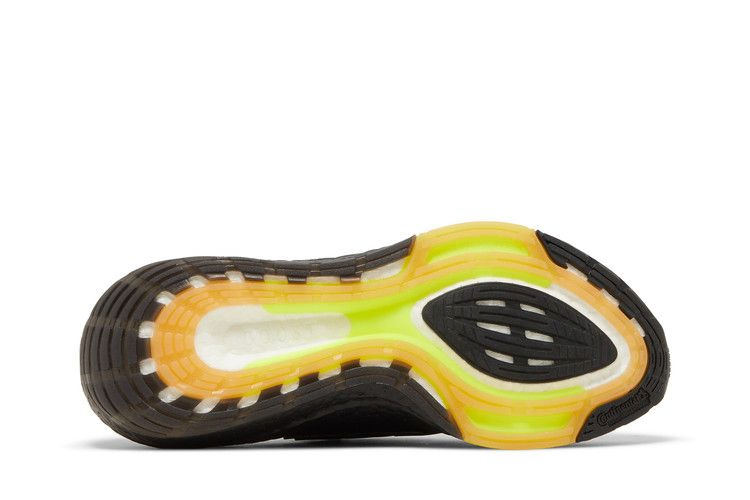 Кроссовки adidas UltraBoost 22 'Black Solar Yellow'