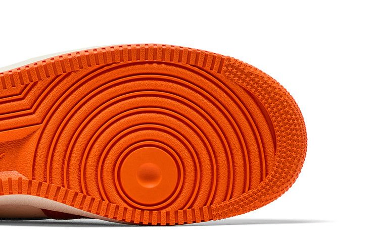 Кроссовки Nike Air Force 1 '07 LV8 'Safety Orange University Blue'
