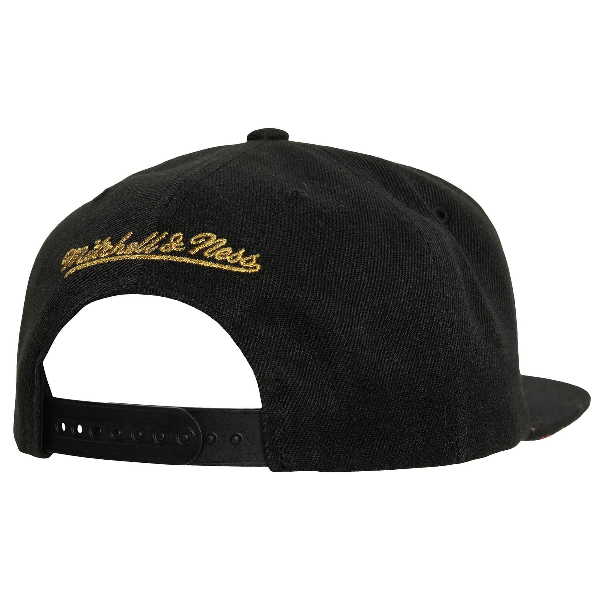 Mitchell-Ness-BHM-Script-Snapback-HWC-Charlotte-Hornets-Hat-1