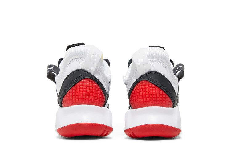 Кроссовки Air Jordan MA2 GS 'Light Smoke Grey University Red'