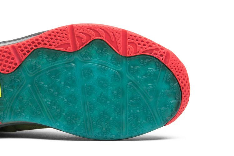 Кроссовки Nike Max LeBron 11 Low SE 'Multi-Color'
