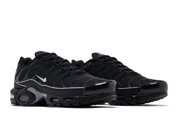 Krossovki-Nike-Air-Max-Plus-Black-Reflective-7