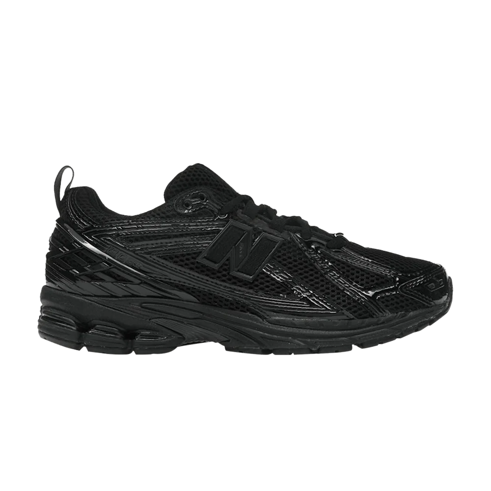 Krossovki-New-Balance-1906R-Black-Patent