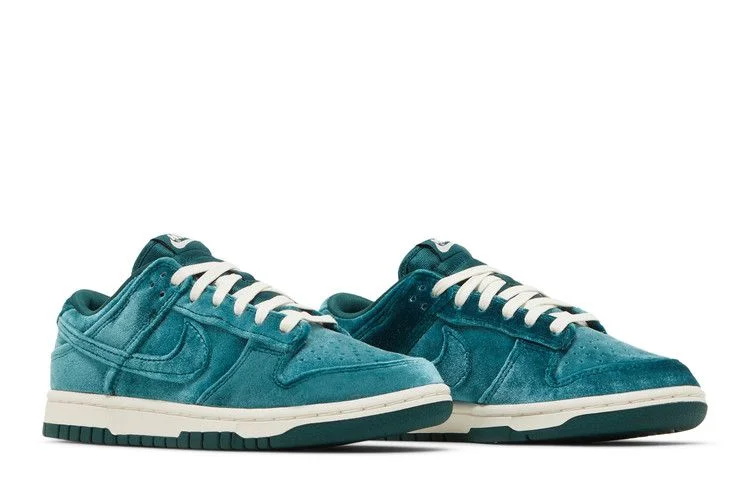Krossovki-Nike-Wmns-Dunk-Low-Green-Velvet-7