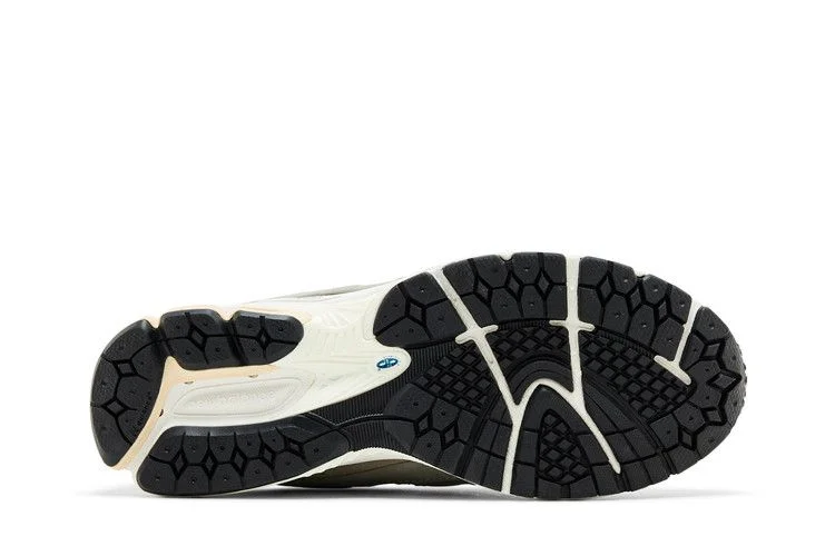 Myuli-New-Balance-2002R-Mule-Marblehead-Trooper-3