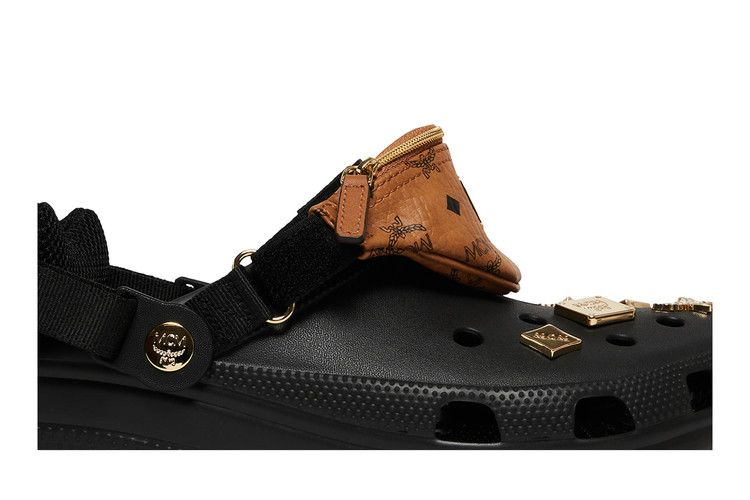 Кроссовки Crocs MCM x Classic Clog 'Mini Fanny Pack - Black'