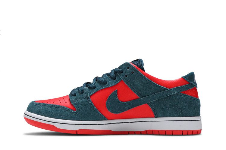 sb-dunk-low-reverse-shark-854866-336_02