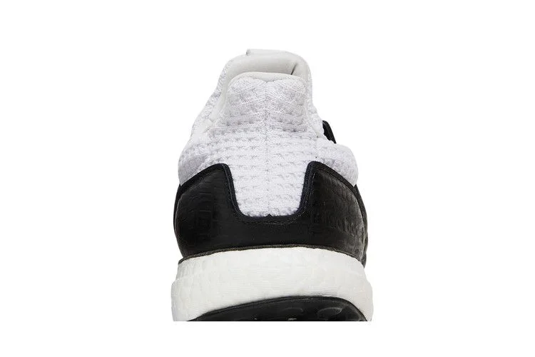Кроссовки Adidas UltraBoost DNA 'Animal Pack - Croc'