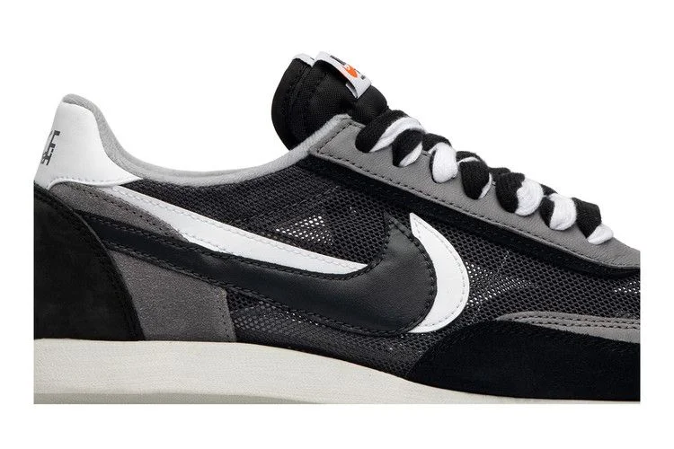 Krossovki-sacai-x-Nike-LDWaffle-Black-1